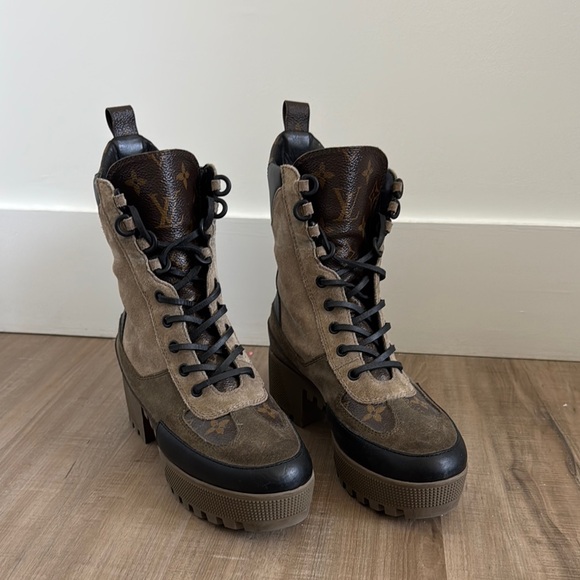 (Authentic) Louis Vuitton monogram combat boots - Picture 1 of 6
